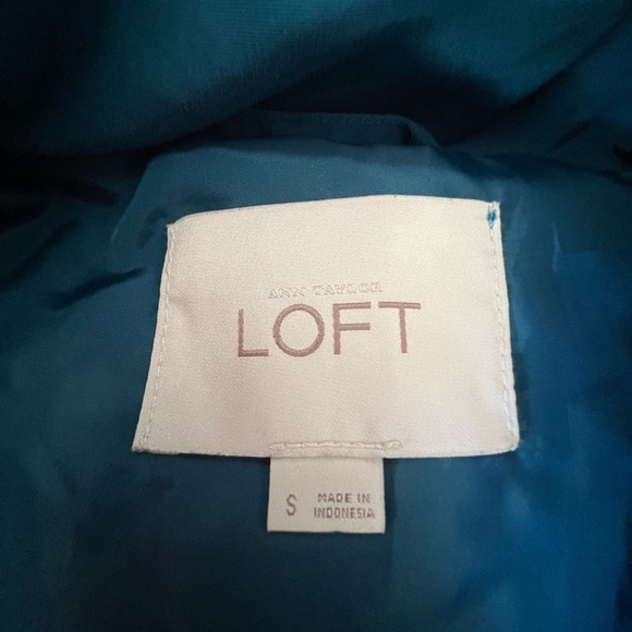 LOFT LADIES QUILTED PUFFER JACKET SIZE SMALL DARK TEAL COLOR. LIKE BRAND NEW. - Picture 7 of 12